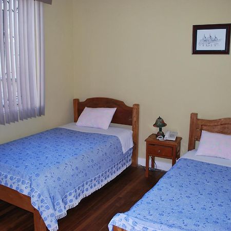 Travellers Inn Кито Екстериор снимка