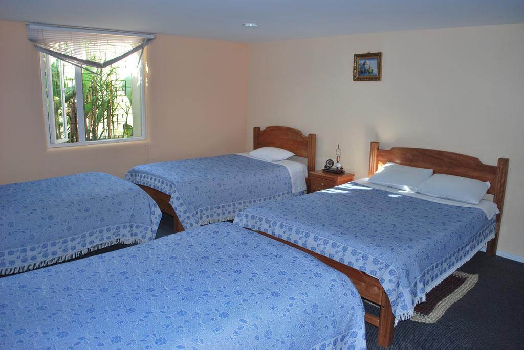 Travellers Inn Кито Екстериор снимка