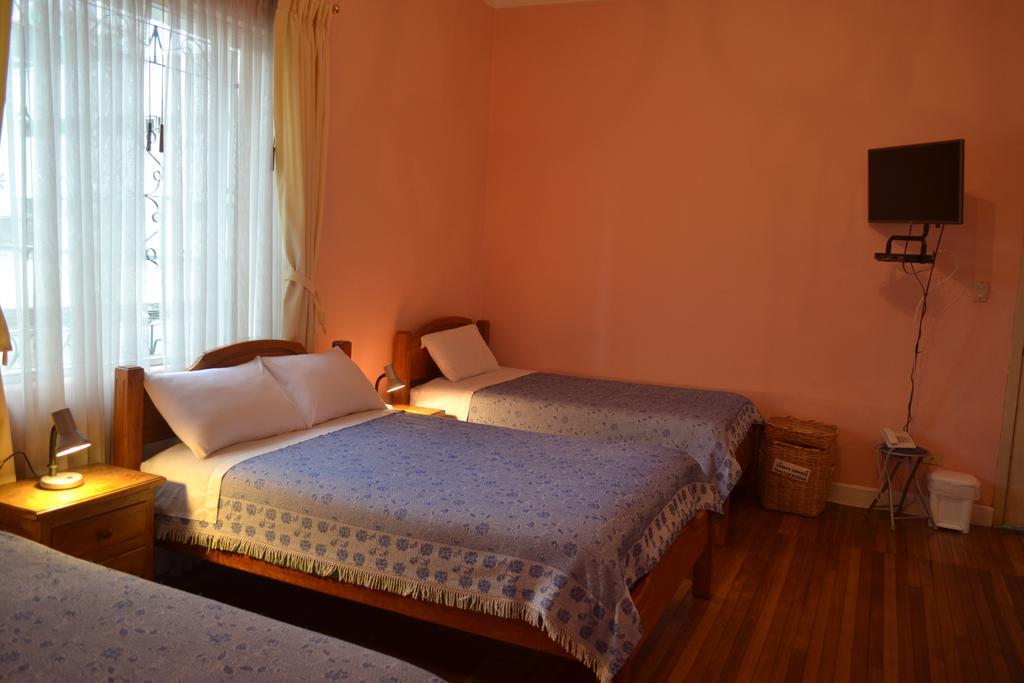Travellers Inn Кито Екстериор снимка