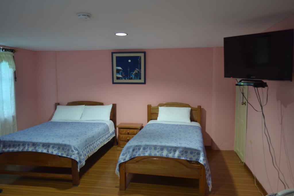 Travellers Inn Кито Екстериор снимка