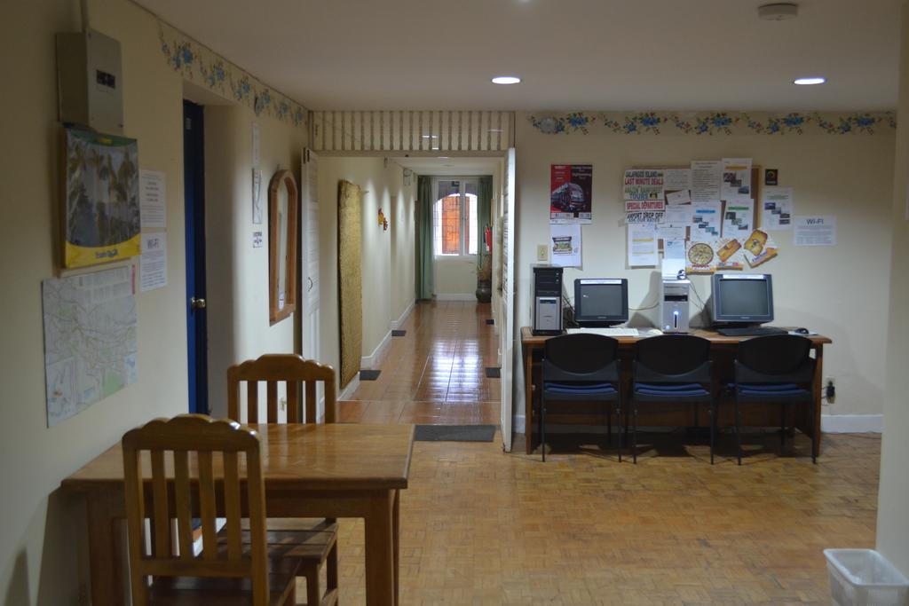 Travellers Inn Кито Екстериор снимка