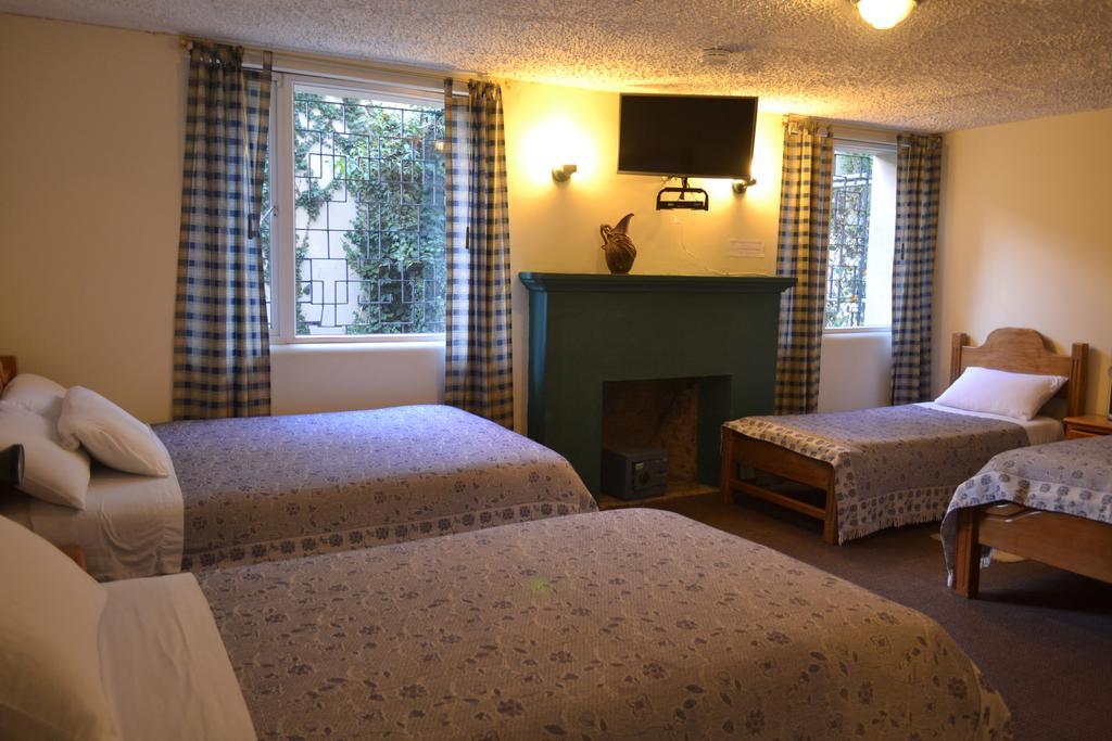 Travellers Inn Кито Екстериор снимка