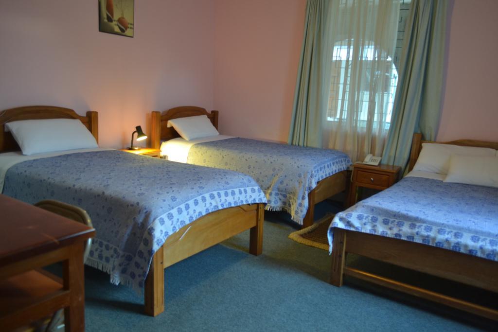 Travellers Inn Кито Екстериор снимка