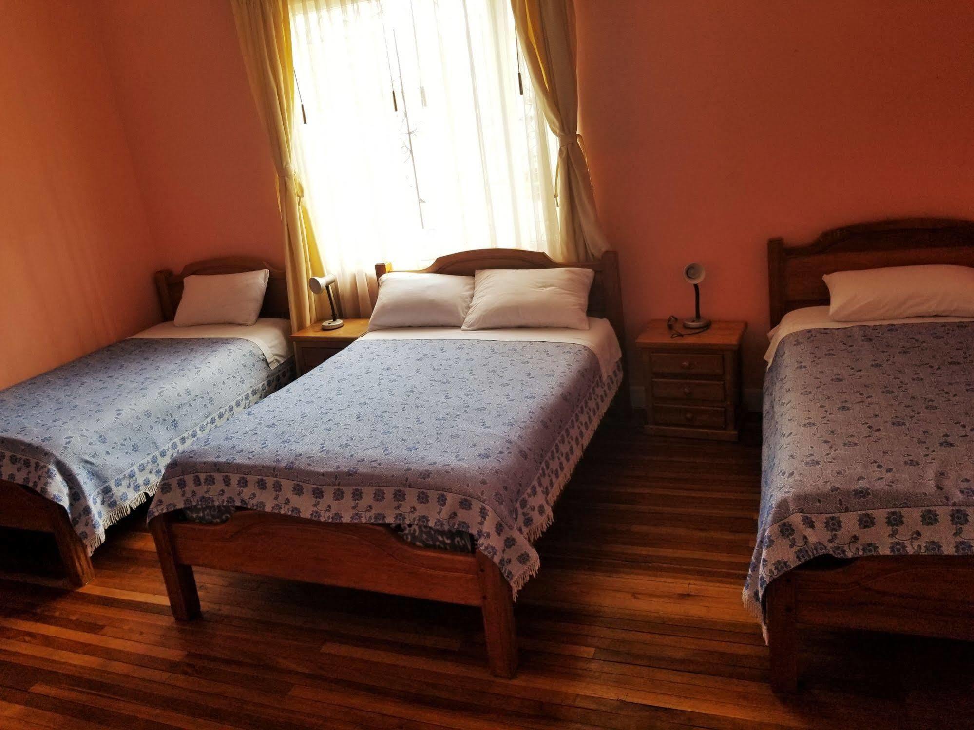 Travellers Inn Кито Екстериор снимка
