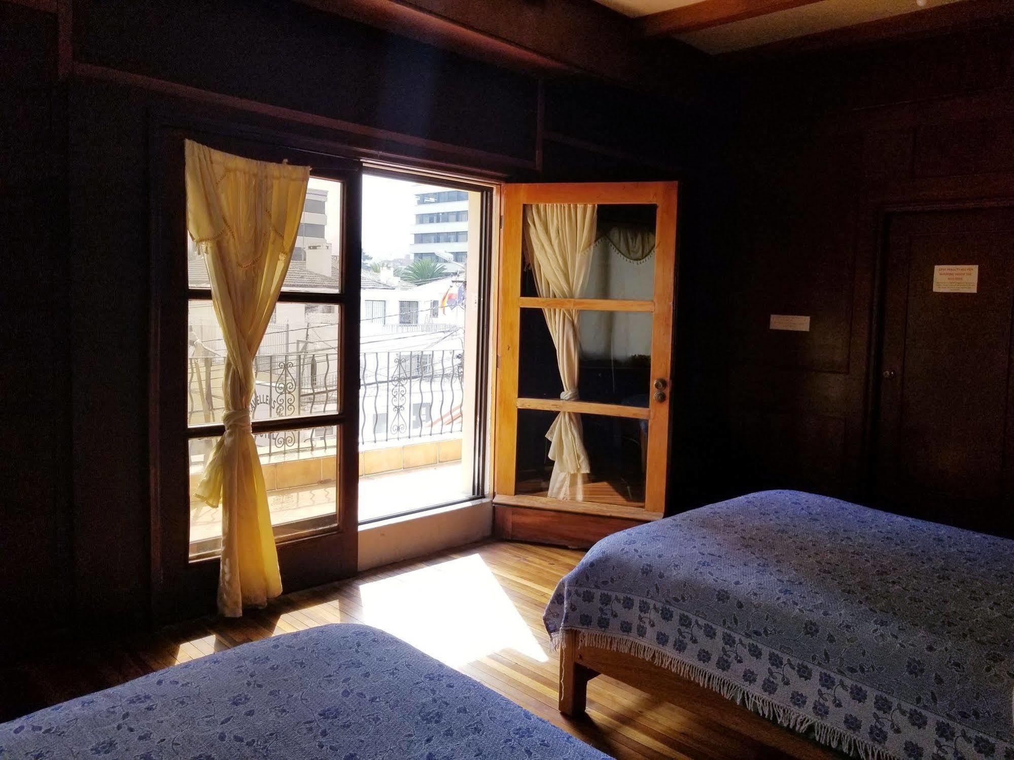 Travellers Inn Кито Екстериор снимка
